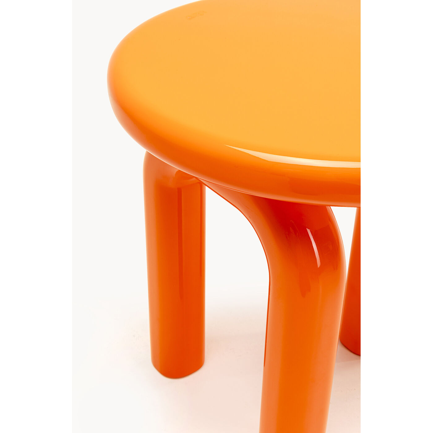 Стол приставной Eliano Orange Ø50cm KARE 71249