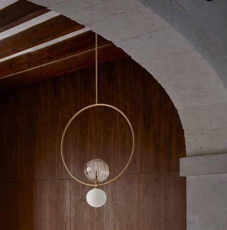 Подвесной светильник Level золотой 60 см, плафоны 1302/200/прозрачный, 1302/140/OPAL Aromas del Campo