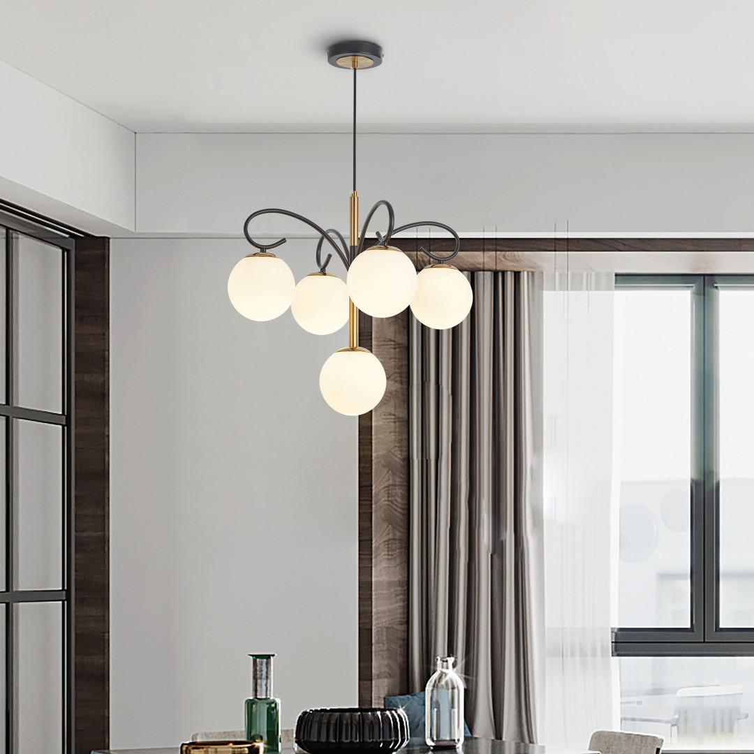 Люстра с круглыми белыми плафонами 273808/4+1 BK/GD Arte Milano