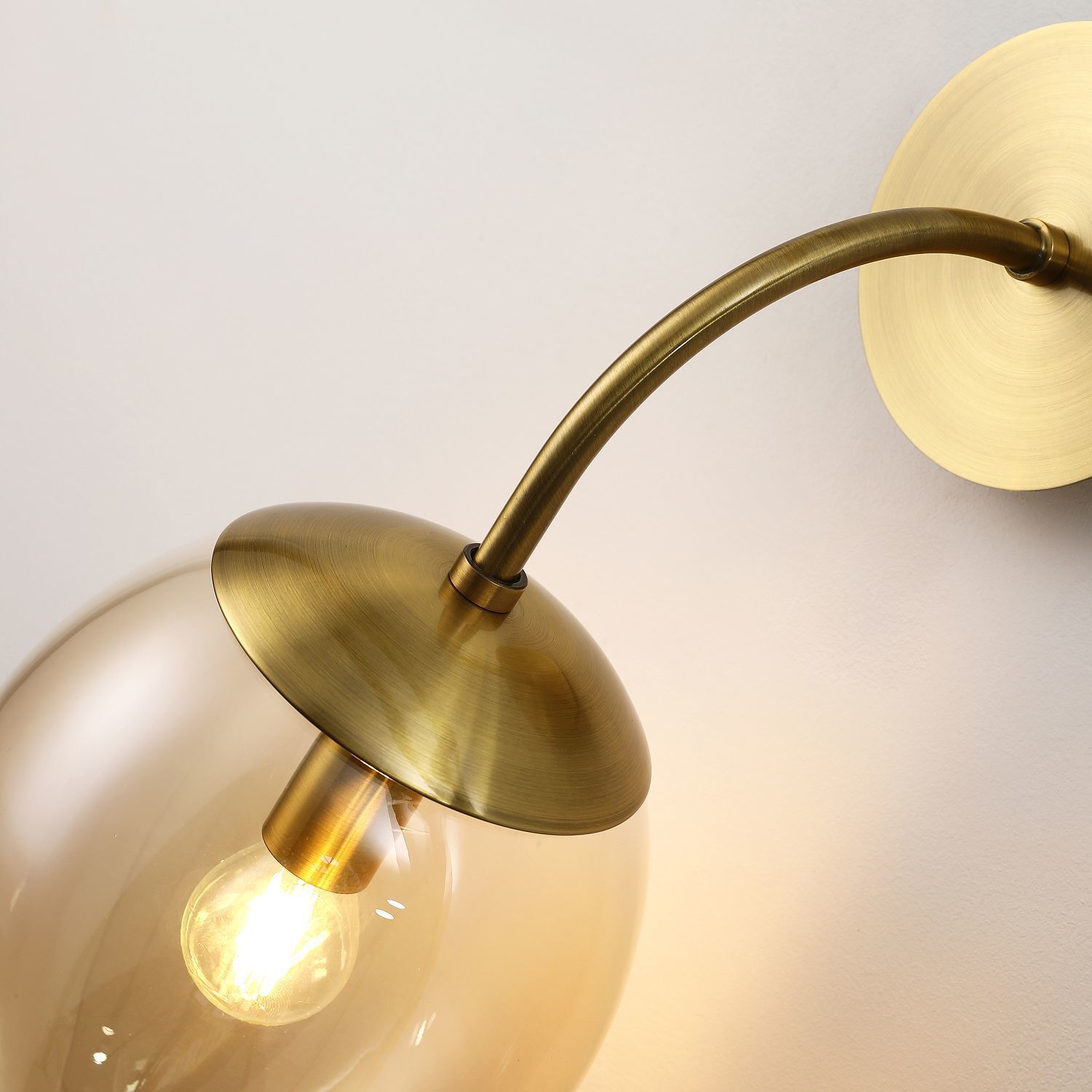 Настенный светильник Favourite 2725-1W