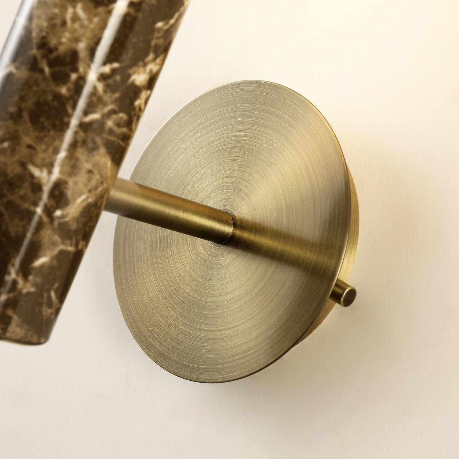 Настенный светильник Favourite 2750-1W