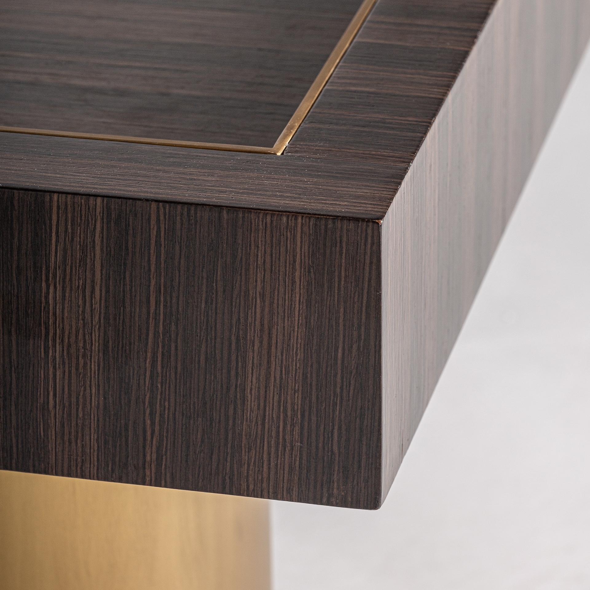 Приставной столик Cheb Vical