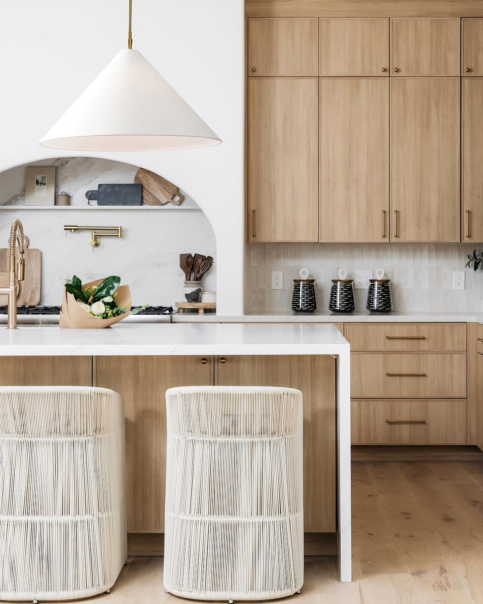 Золотой подвесной светильник Эльзас Louvre Home LHLPN270723XNP