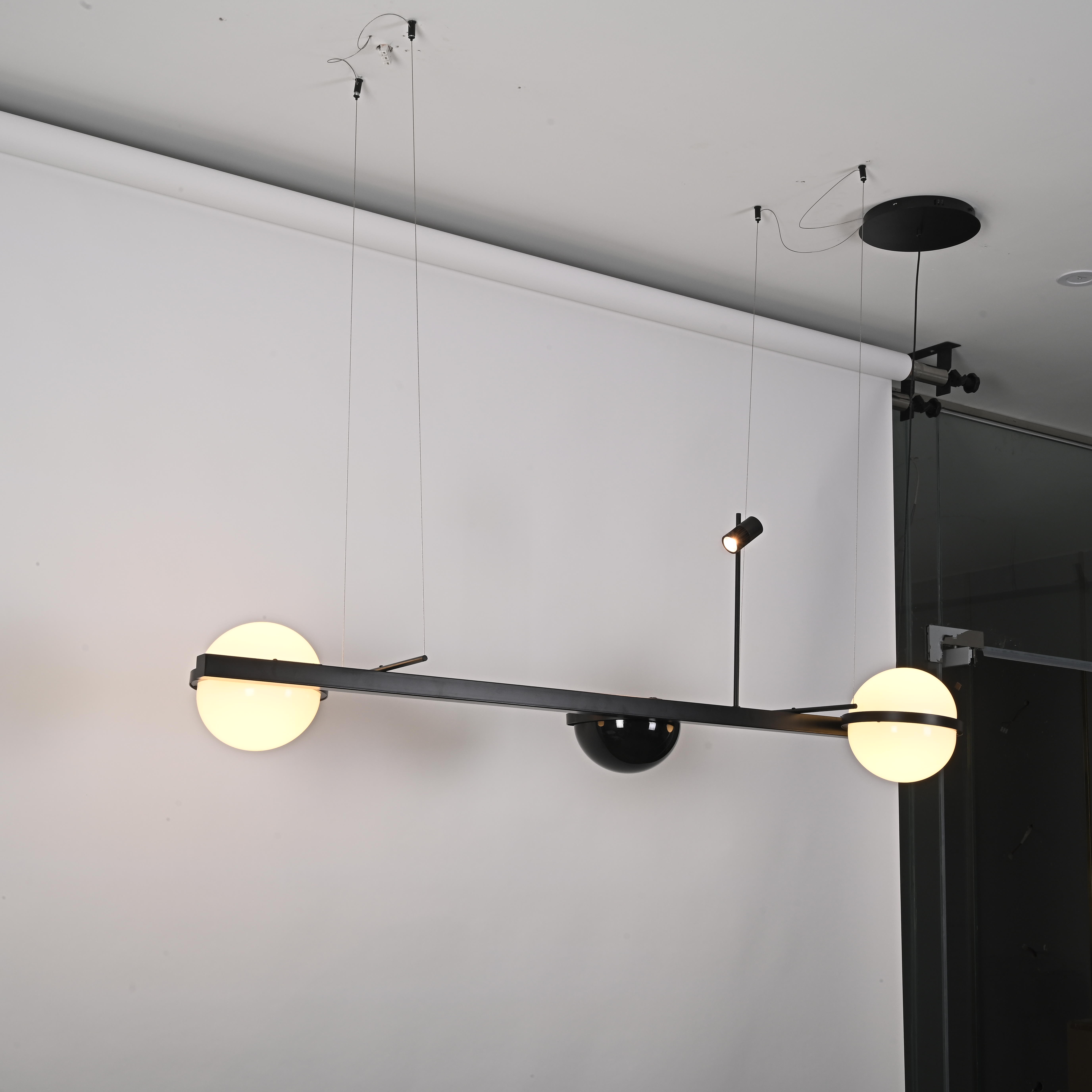 Реечный Подвесной Светильник Palma Wall Lamp 2 Шара + 1 Вазон Горизонтальная By Imperiumloft
