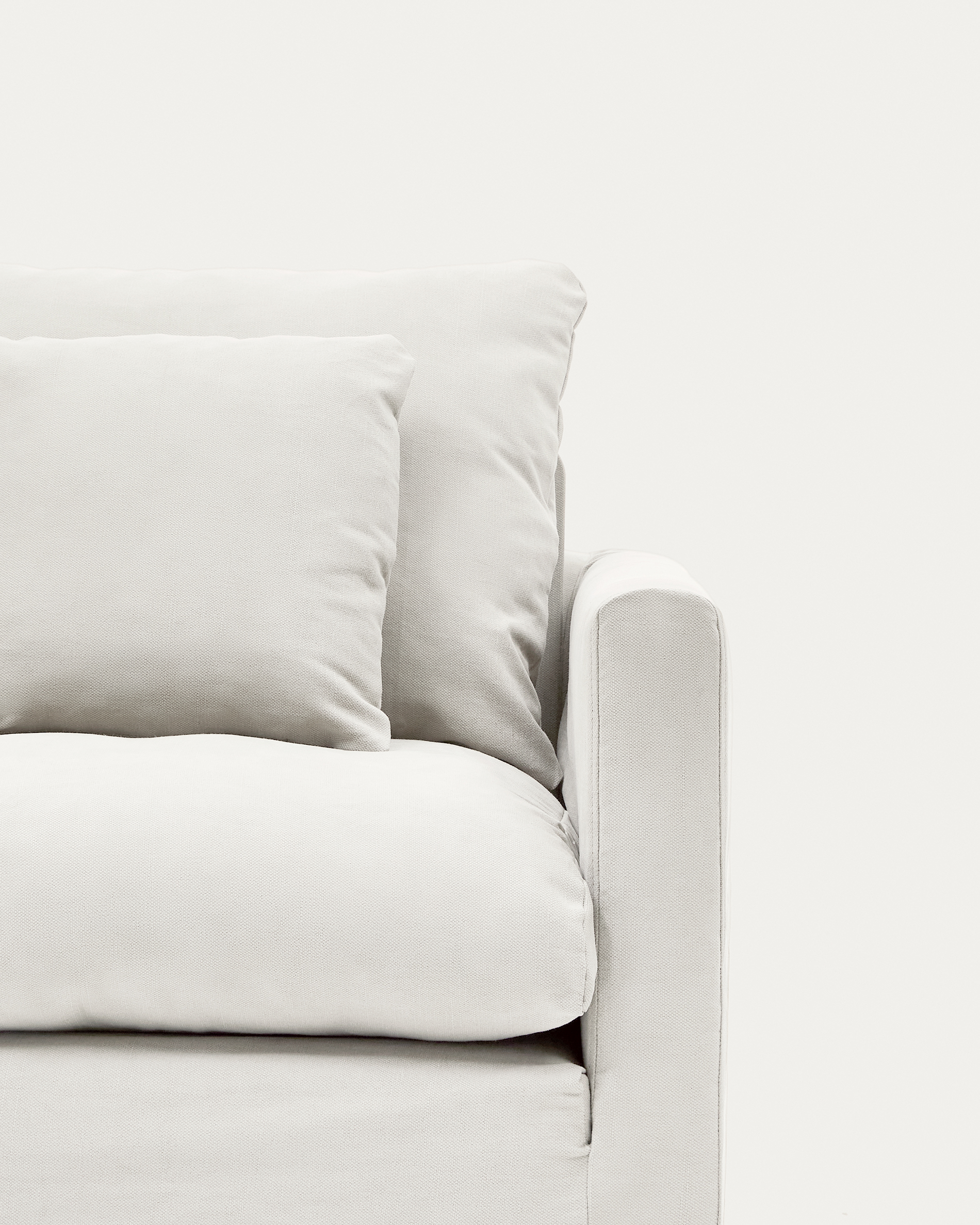 A cover dsigned to keep your Nora armchair in brand-new condition. Made from linen and cotton fabri La Forma 193960