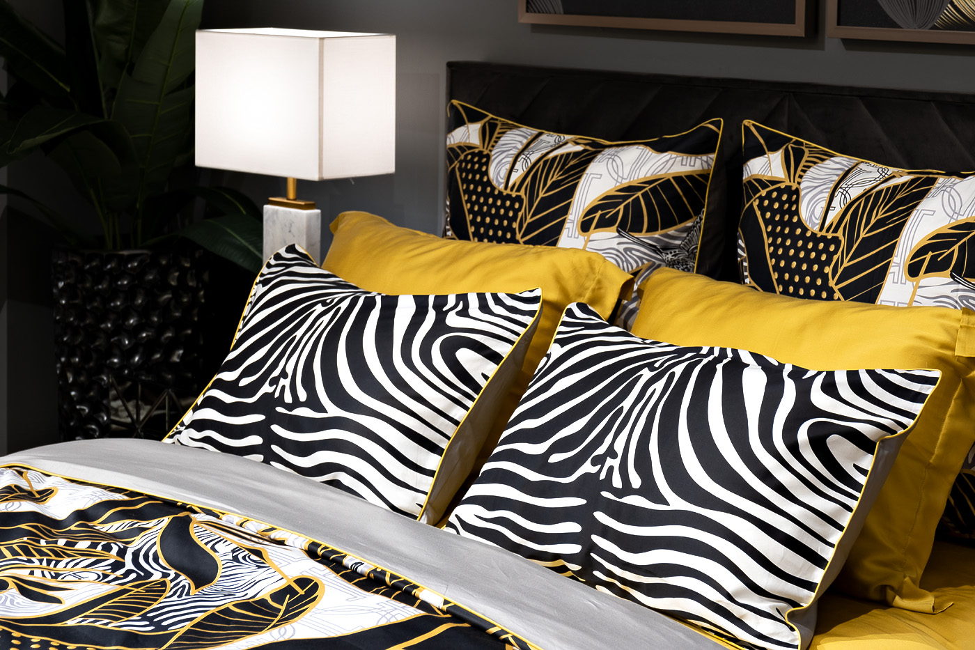 Комплект из 2х наволочек Тропики 50х70см зебра/серый Garda Decor 130HB-00011 Комплект наволочек Тропики 50/70 зебра