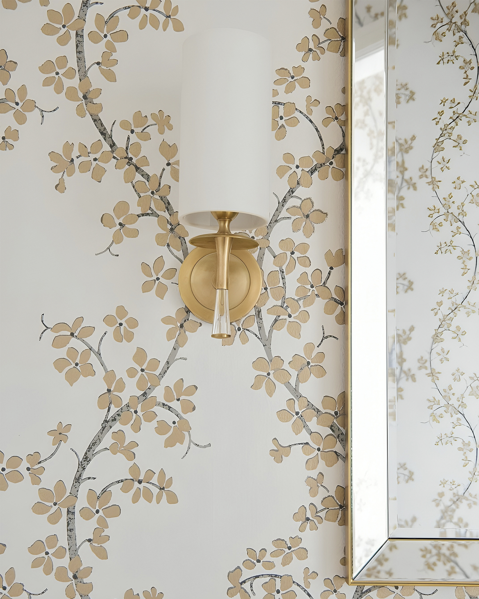 Золотое бра Валенте с хрустальным наконечником Louvre Home LHLSC160723XNP