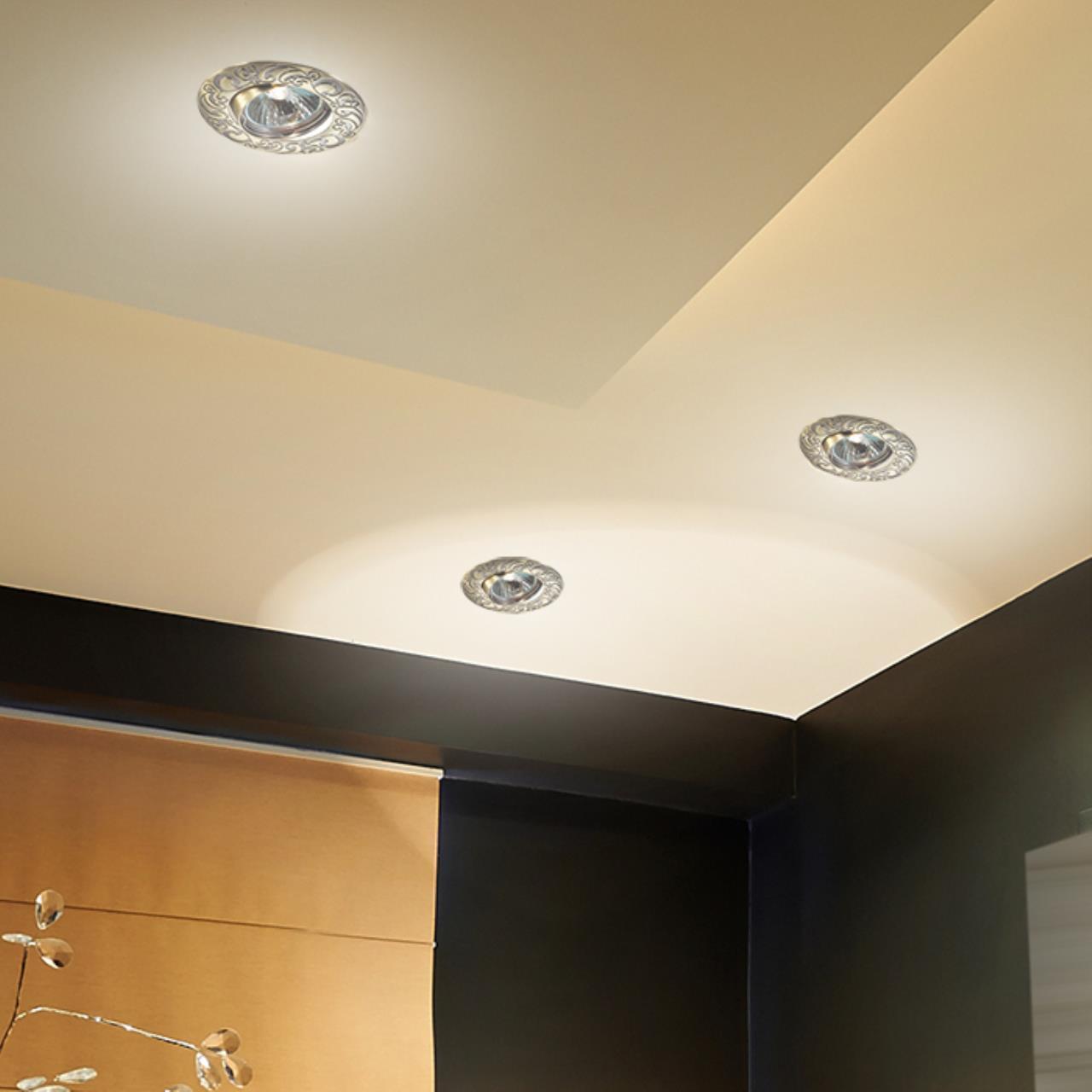 Стандартный встраиваемый поворотный светильник Novotech 369640