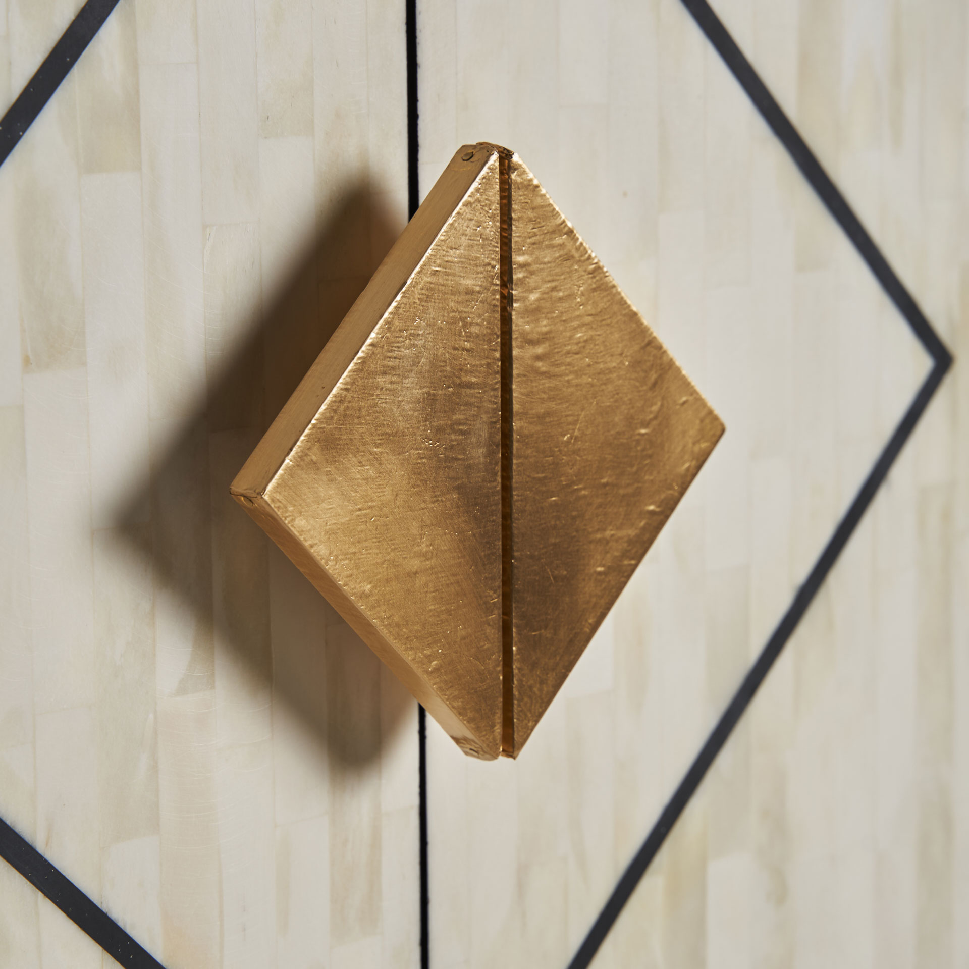 Шкаф CHARMES Vical