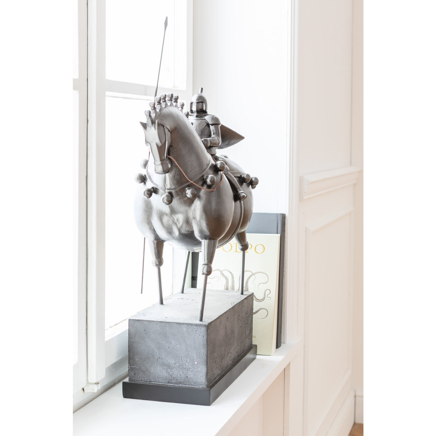 Предмет декоративный Knight 63911 KARE