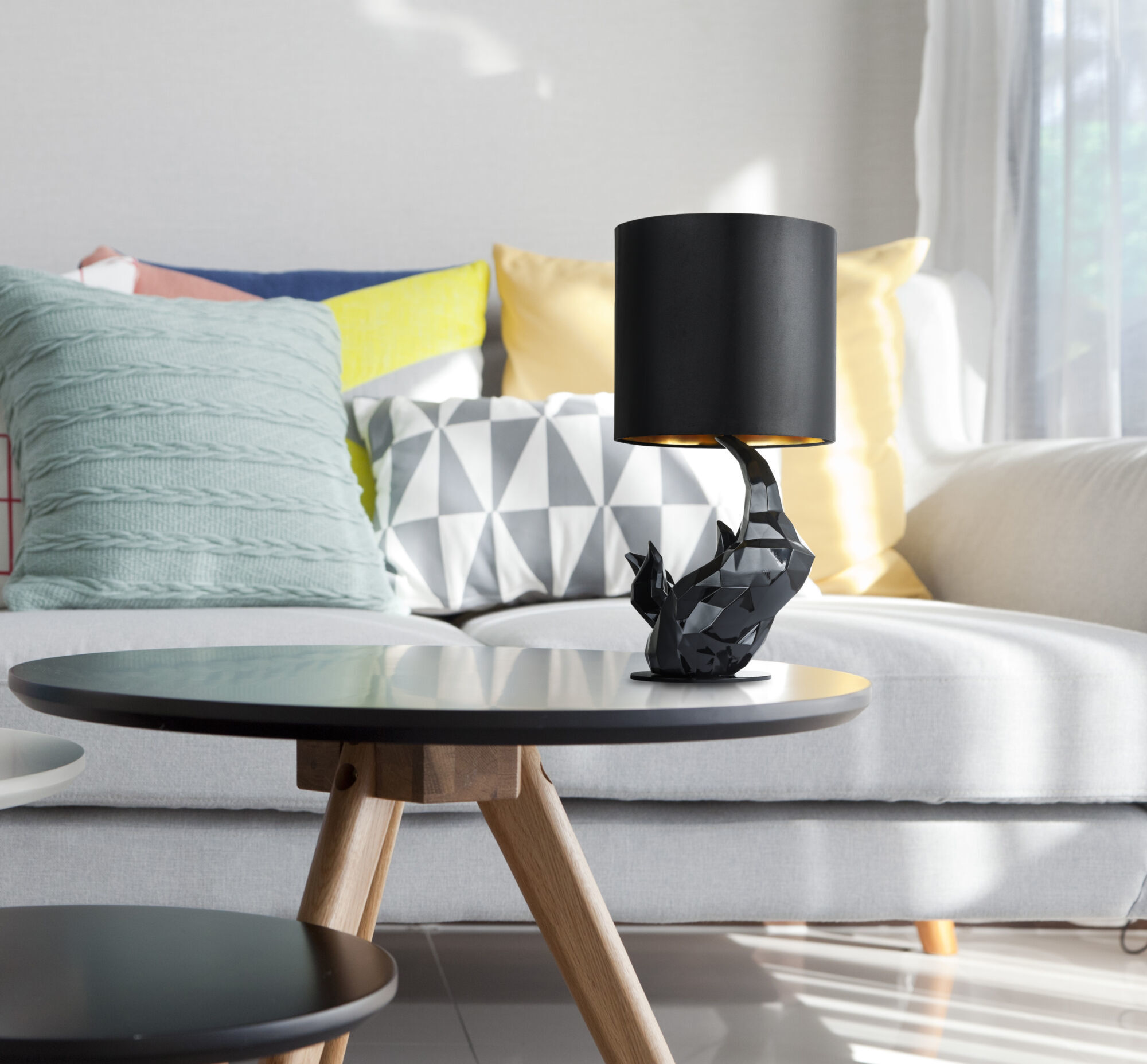 Настольная лампа Maytoni MOD470-TL-01-B