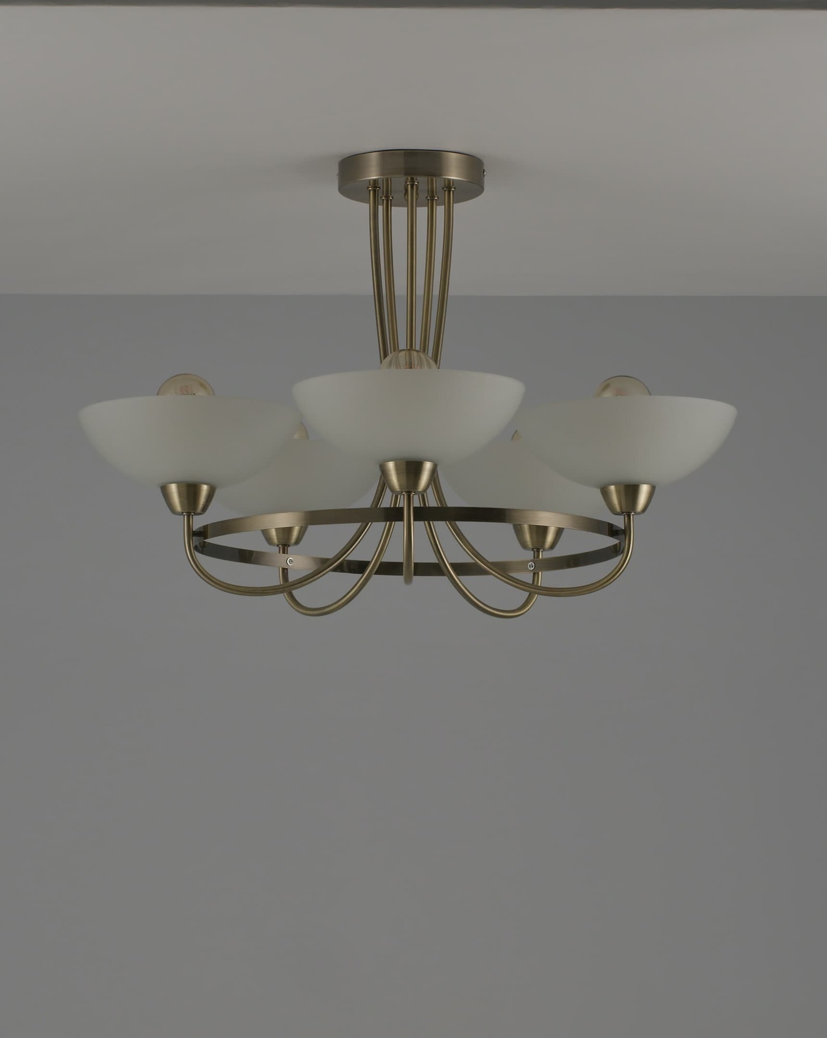 Люстра потолочная Moderli V1204-5C Lione 5*E27*60W