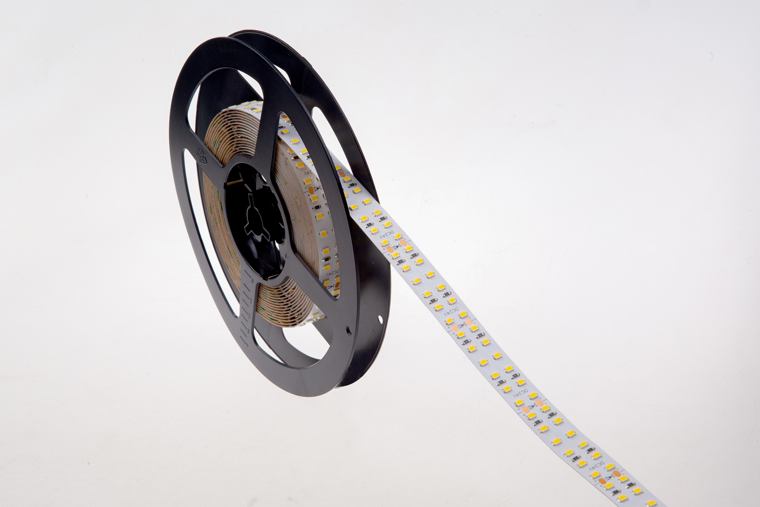 Светодиодная лента Donolux DN18286NWRA95