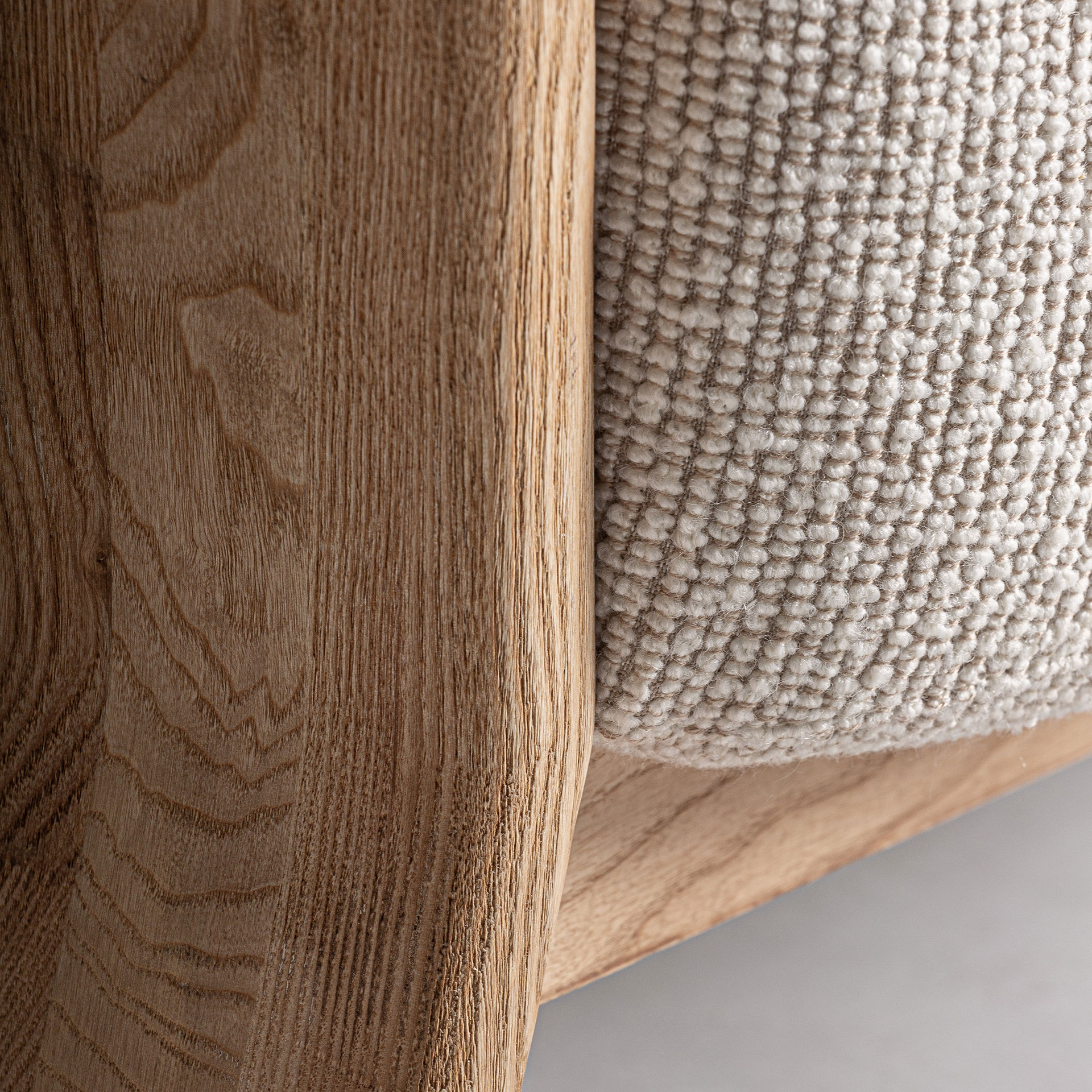 Кресло большое Nara бежевое Vical