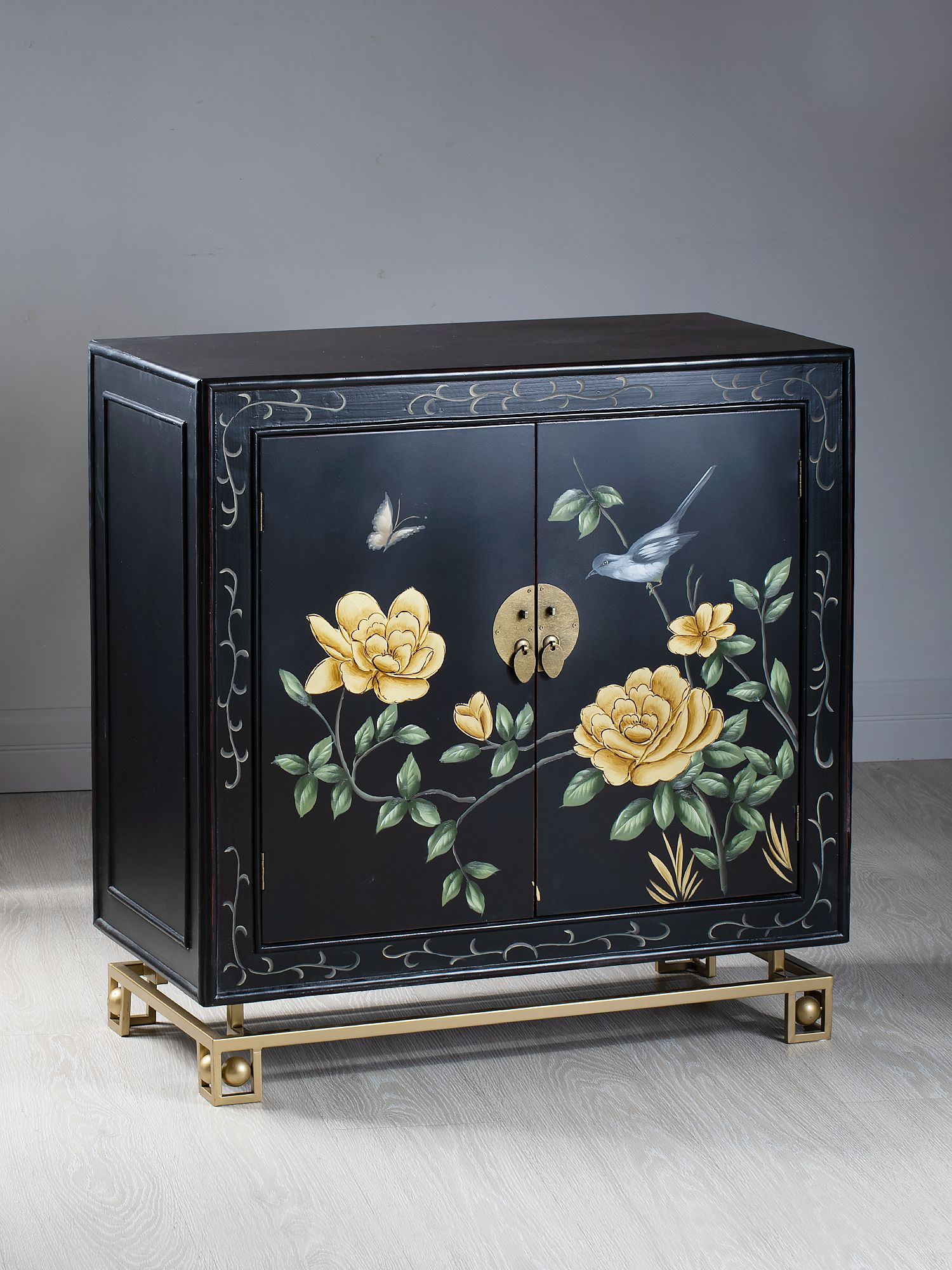 Комод с дверцами Glasar 39-104 Комод с дверцами Glasar 39-104