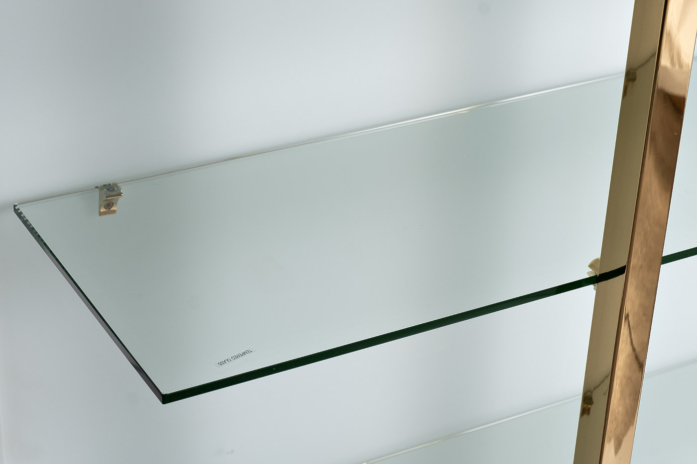 Стеллаж Marbella White бел/зол со стеклянными полками Garda Decor 58DB-SH17071CS