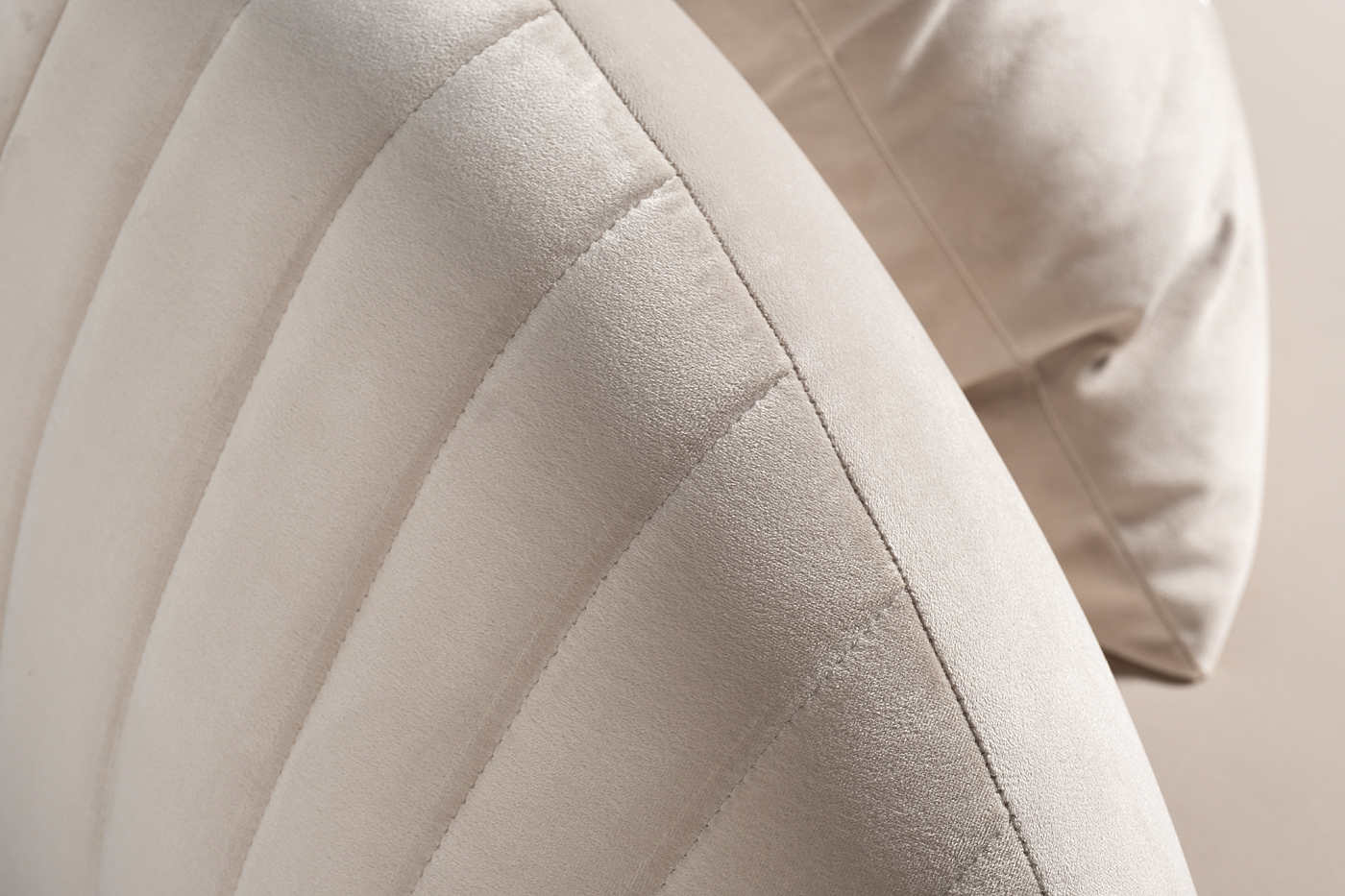 Диван Lea трехместный велюровый кремовый Garda Decor 87YY-DIV2262