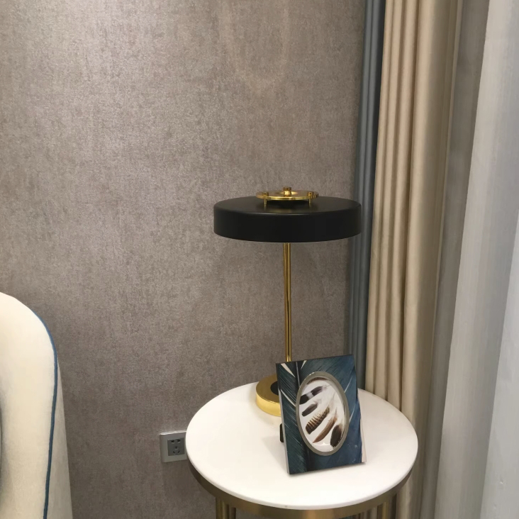 Настольная Bert Frank Revolve Table Lamp Black by ImperiumLoft