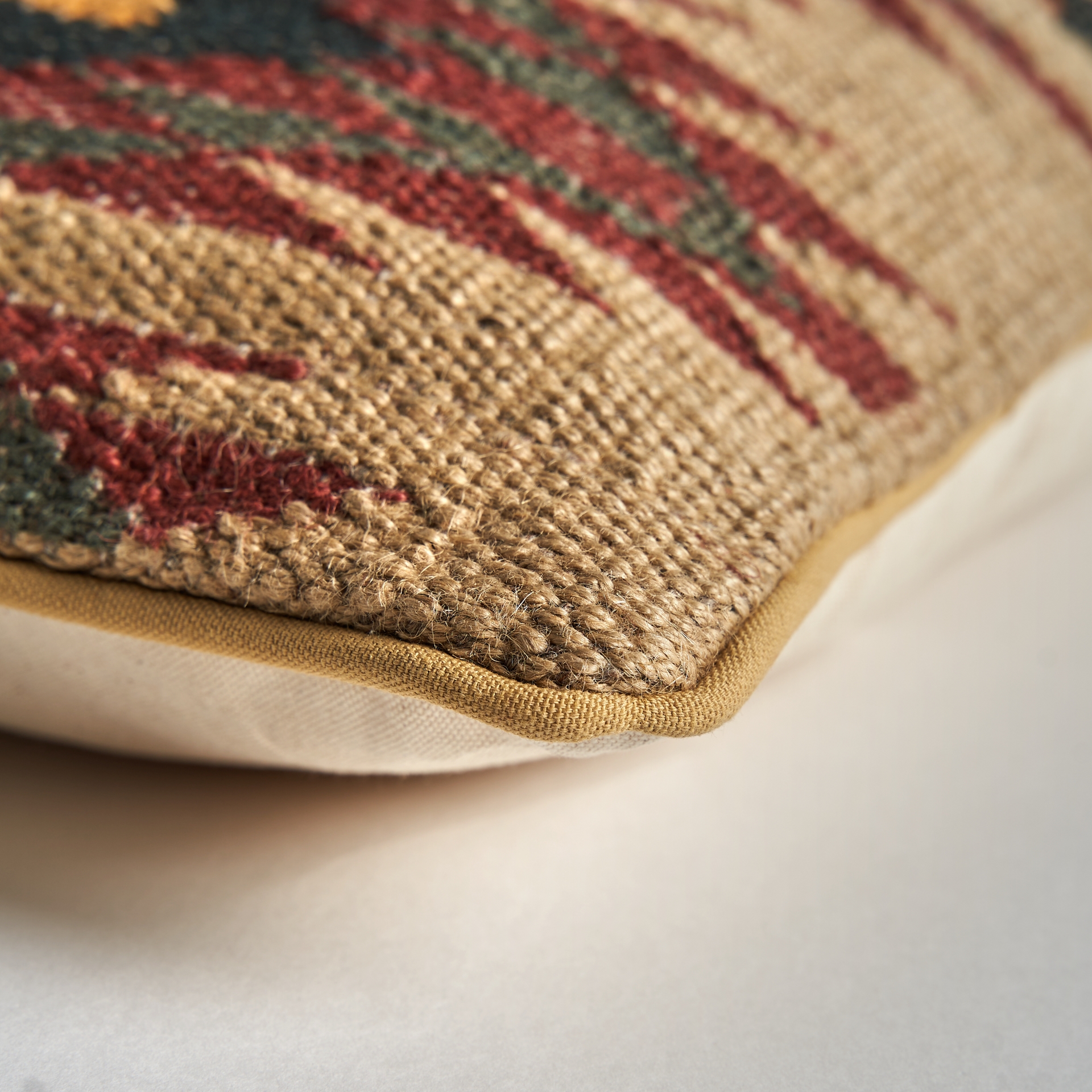 Квадратная подушка Keith коричневого цвета 45x45 Vical