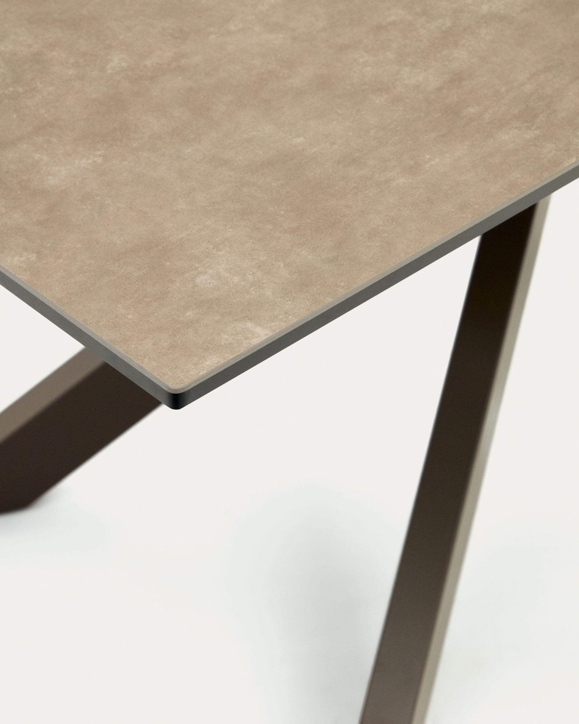 Atminda Раздвижной стол из керамики и стали с коричневой отделкой 160 (210) x 90 см La Forma (ex Julia Grup)
