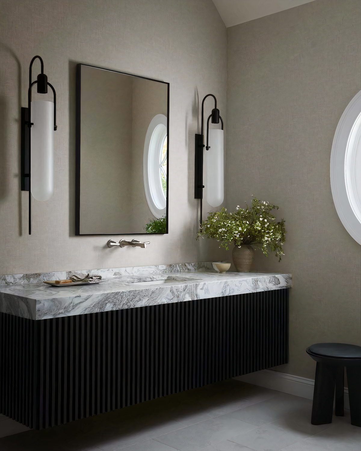 Зеркало в чёрной раме Ноулз Louvre Home LHDWM8531ZYH-black