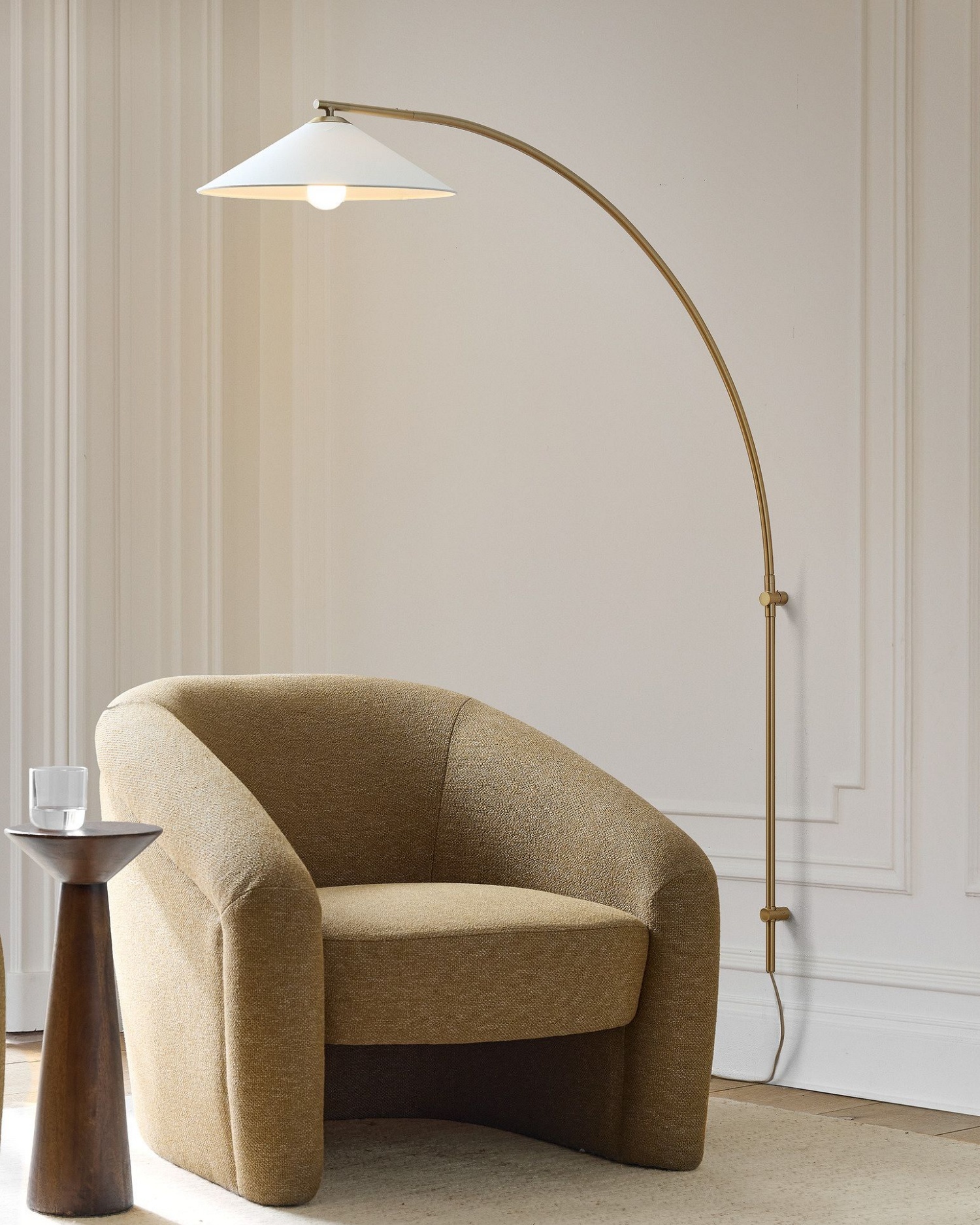 Золотистый настенный светильник Эймс Louvre Home P7851WA