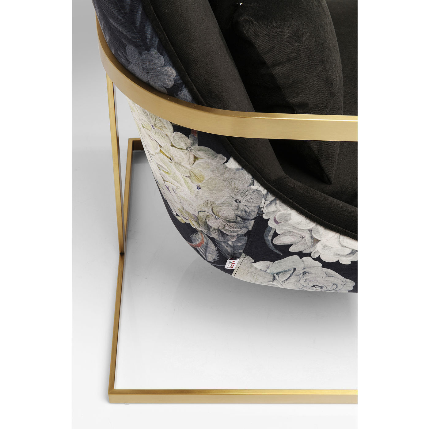 Кресло Bold 83136 KARE