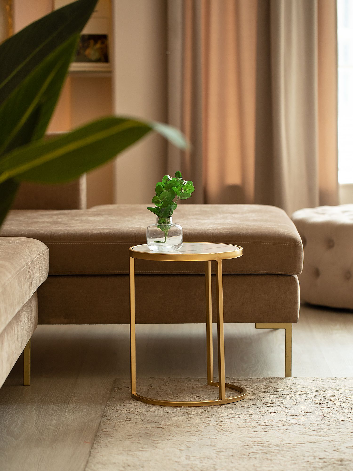 Столик приставной с белым мрамором Glasar 54-096