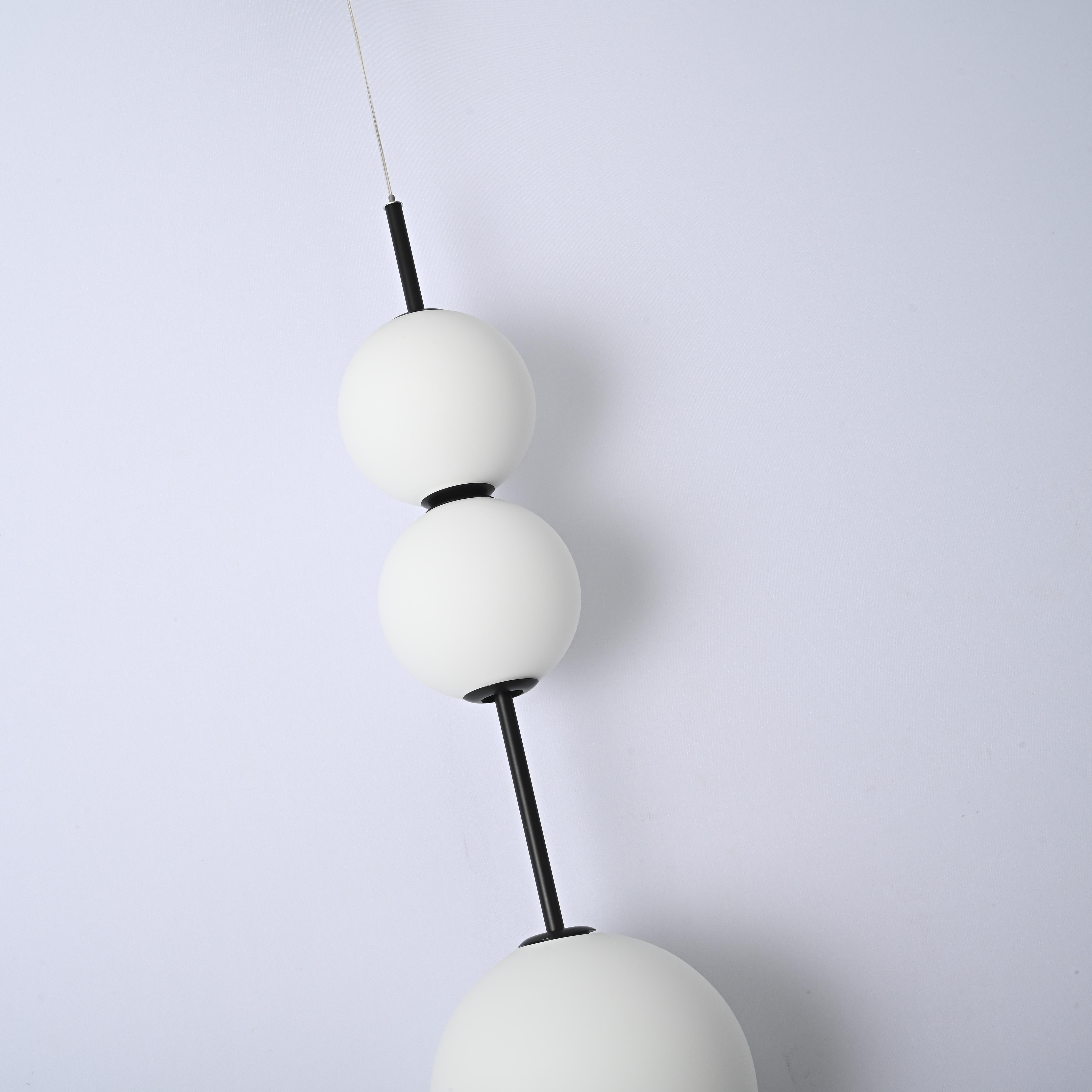 Подвесной светильник White beads Pendant B D40 by ImperiumLoft