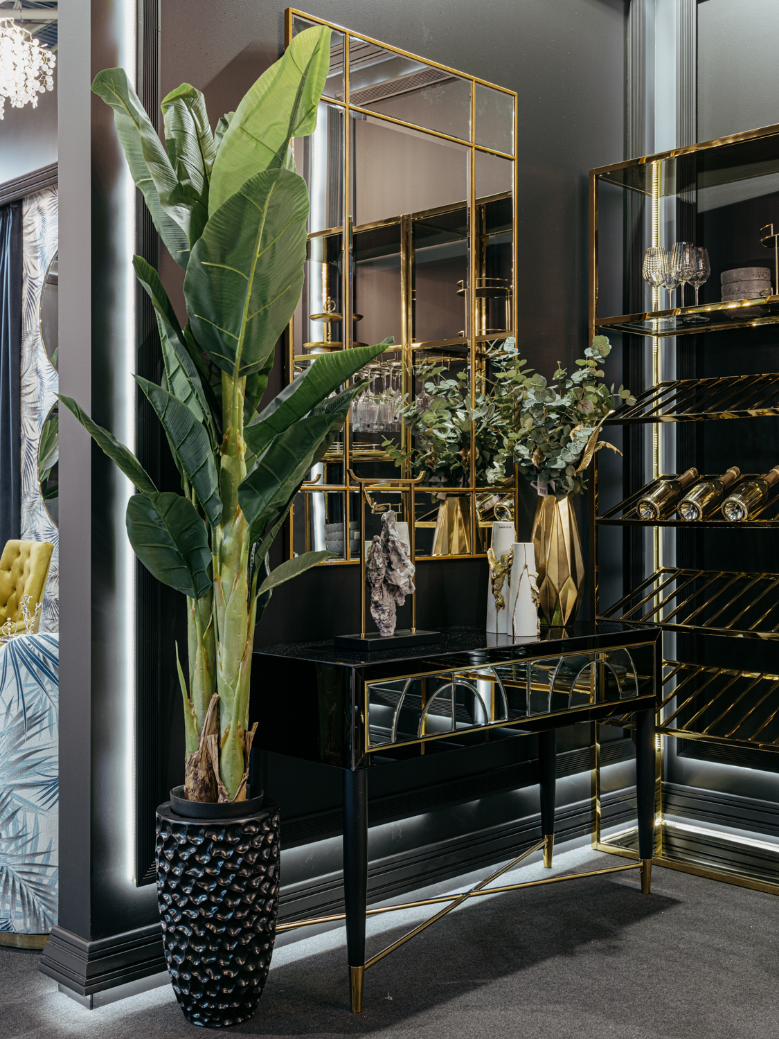 Зеркало прямоугольное в золотой раме Garda Decor KFG047