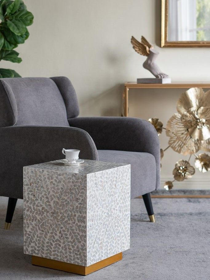 Столик акцентный с отделкой раковинами устриц Glasar D5603