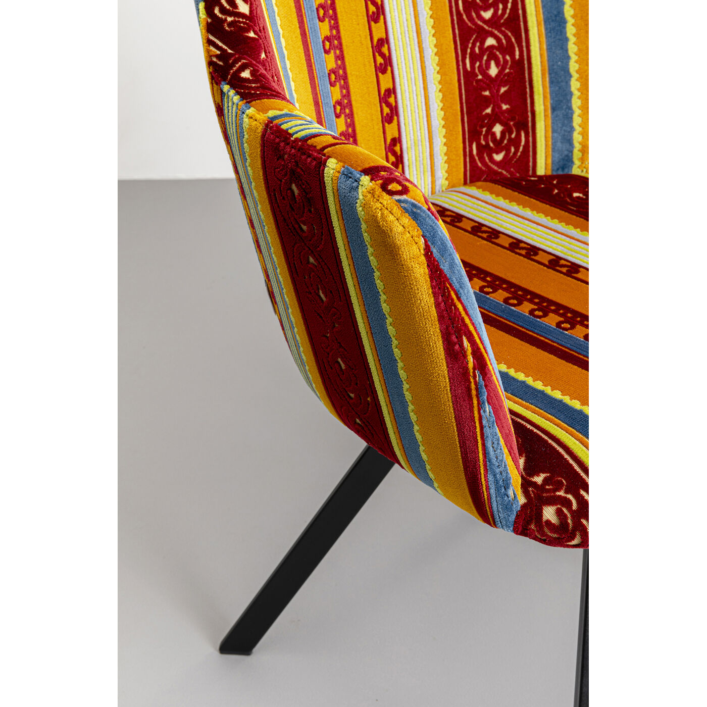 Кресло вращающееся Lady Loco Very British KARE 70417