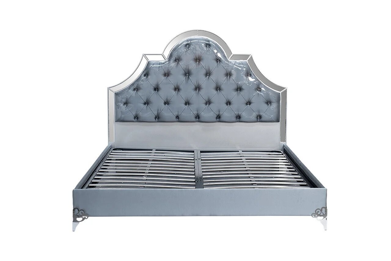 Кровать двуспальная с зеркальными вставками Garda Decor KFC1096