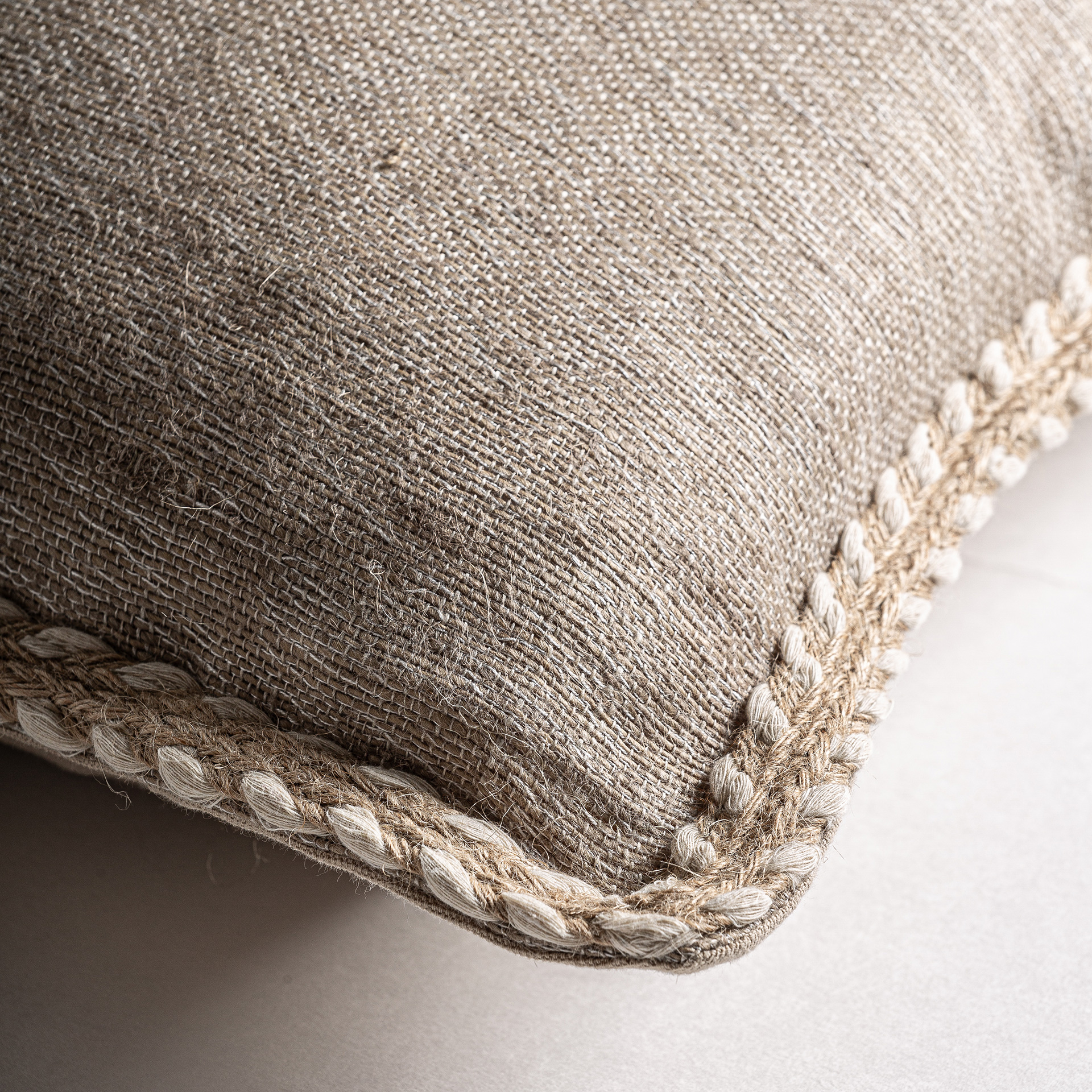 Подушка декоративная Nehan Vical