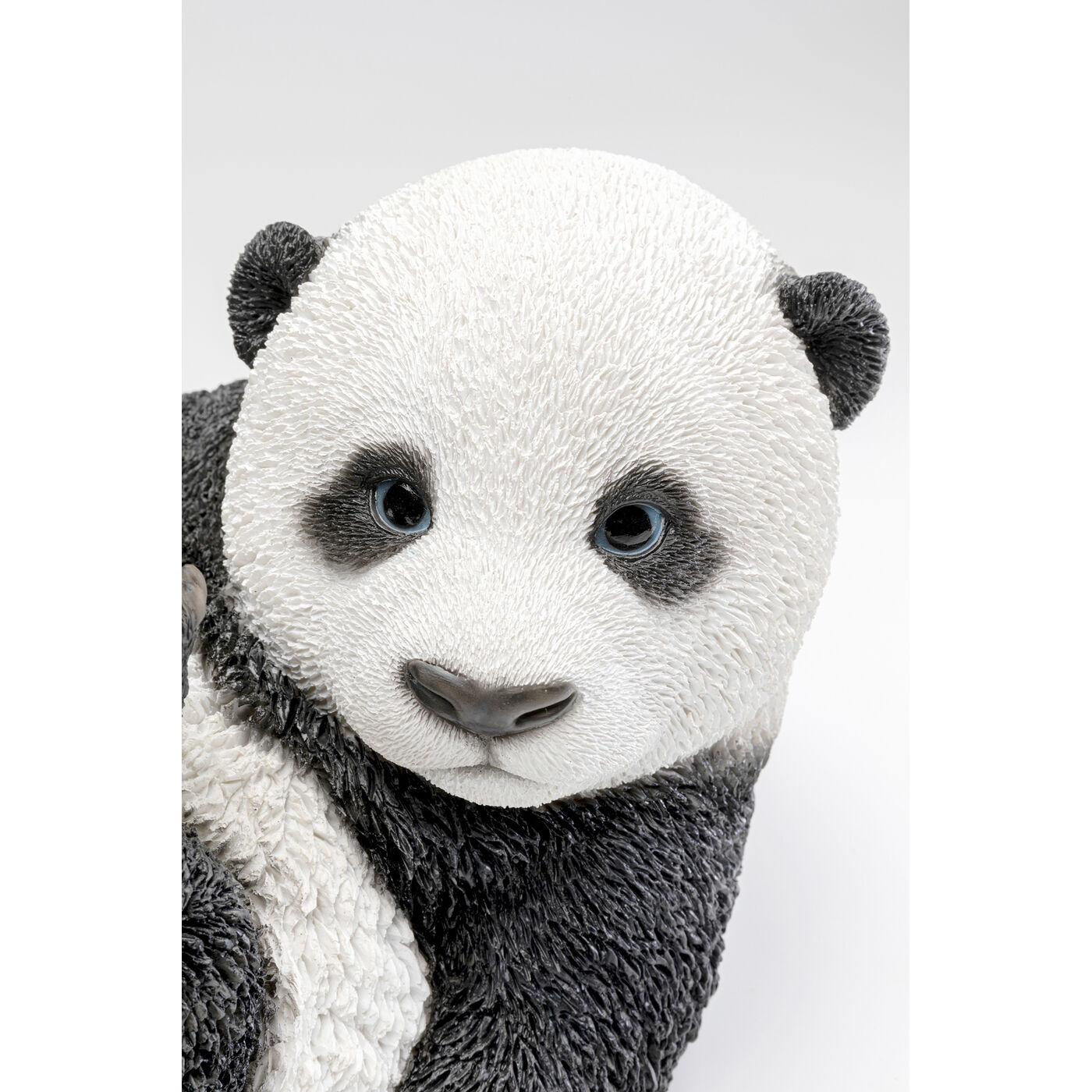 Фигура декоративная Lying Panda Baby 25 см KARE 56360