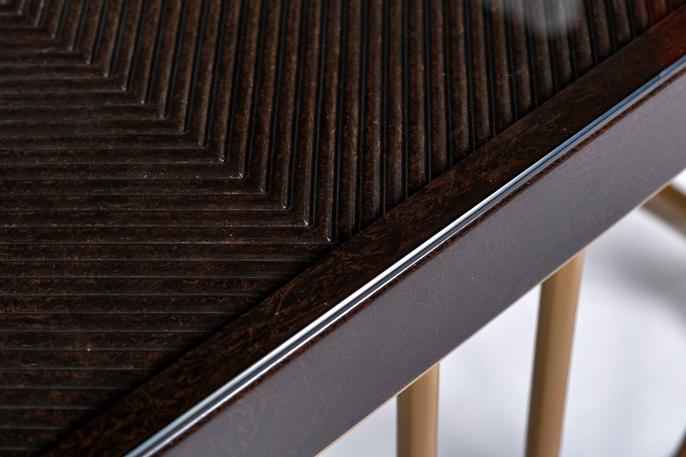 Стол журнальный квадратный вишнево-золотой Garda Decor ART-2706-CF