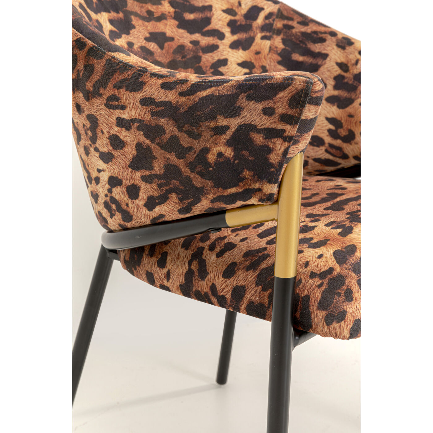 Стул с подлокотниками Wild Leo KARE 71042