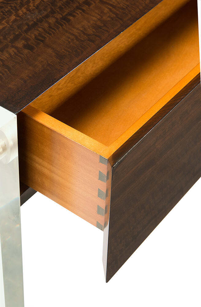 Консоль в современном стиле Хичкок Louvre Home Hitchcock