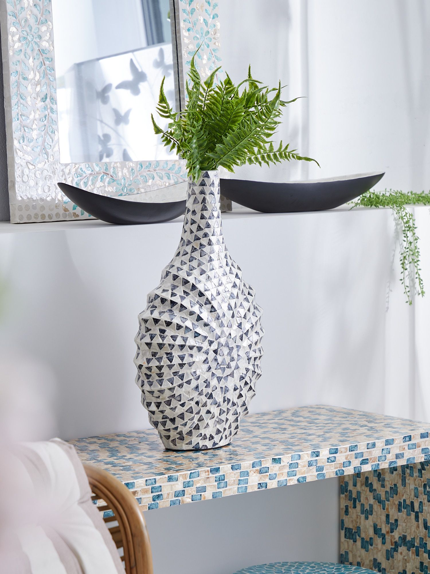 Ваза декоративная с отделкой раковинами устриц Glasar 67-029