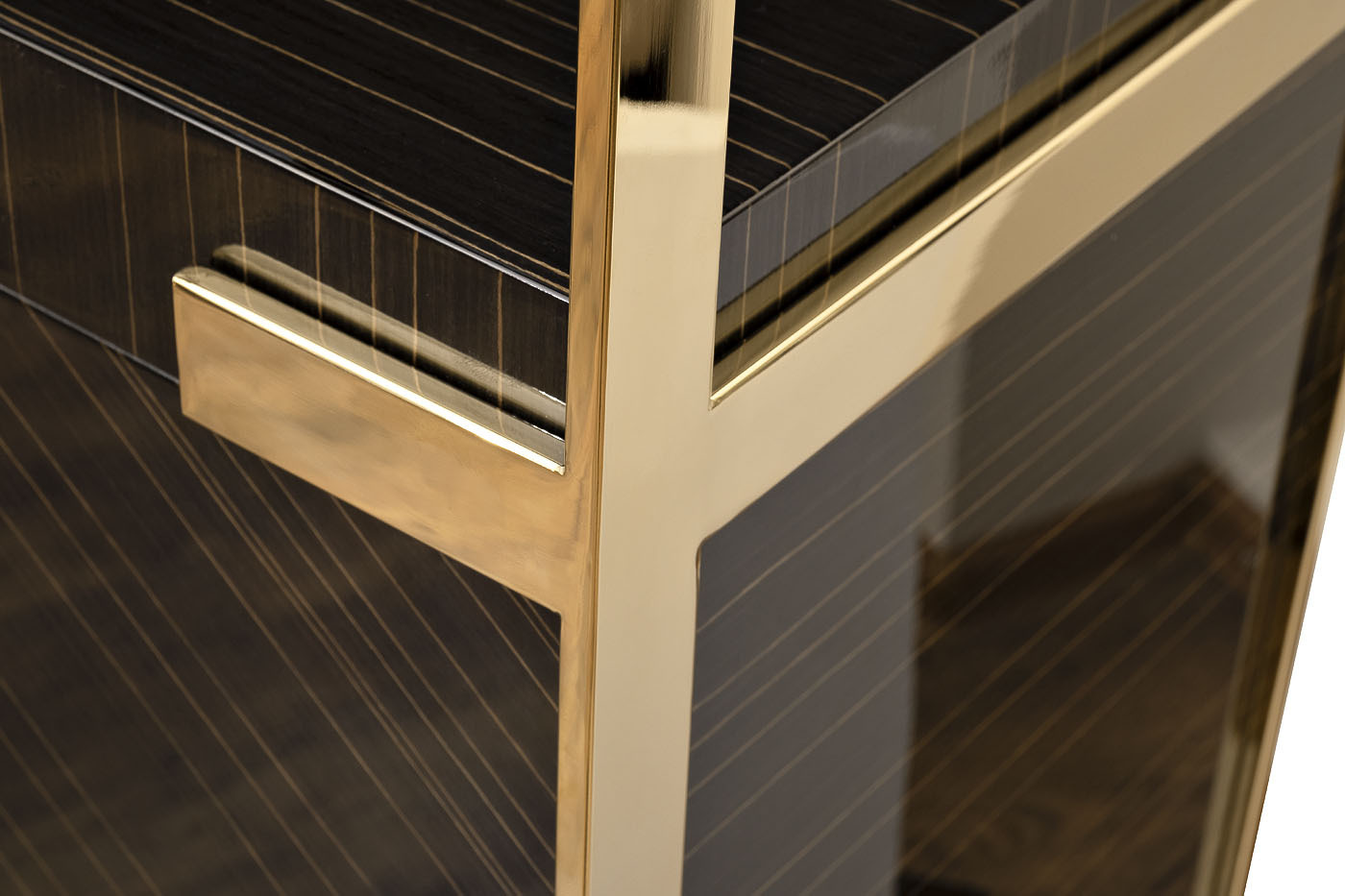 Витрина Golden Prism коричневая/золото Garda Decor 84HB-VI319H2