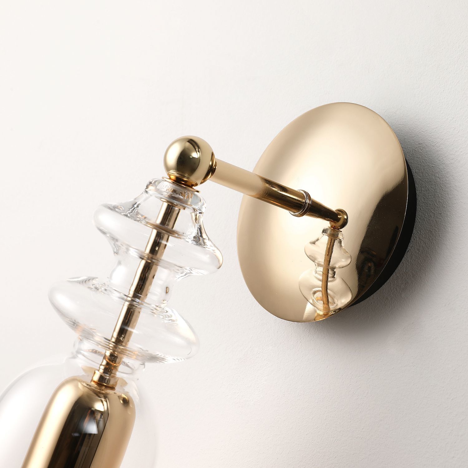 Настенный светильник Favourite 2727-1W