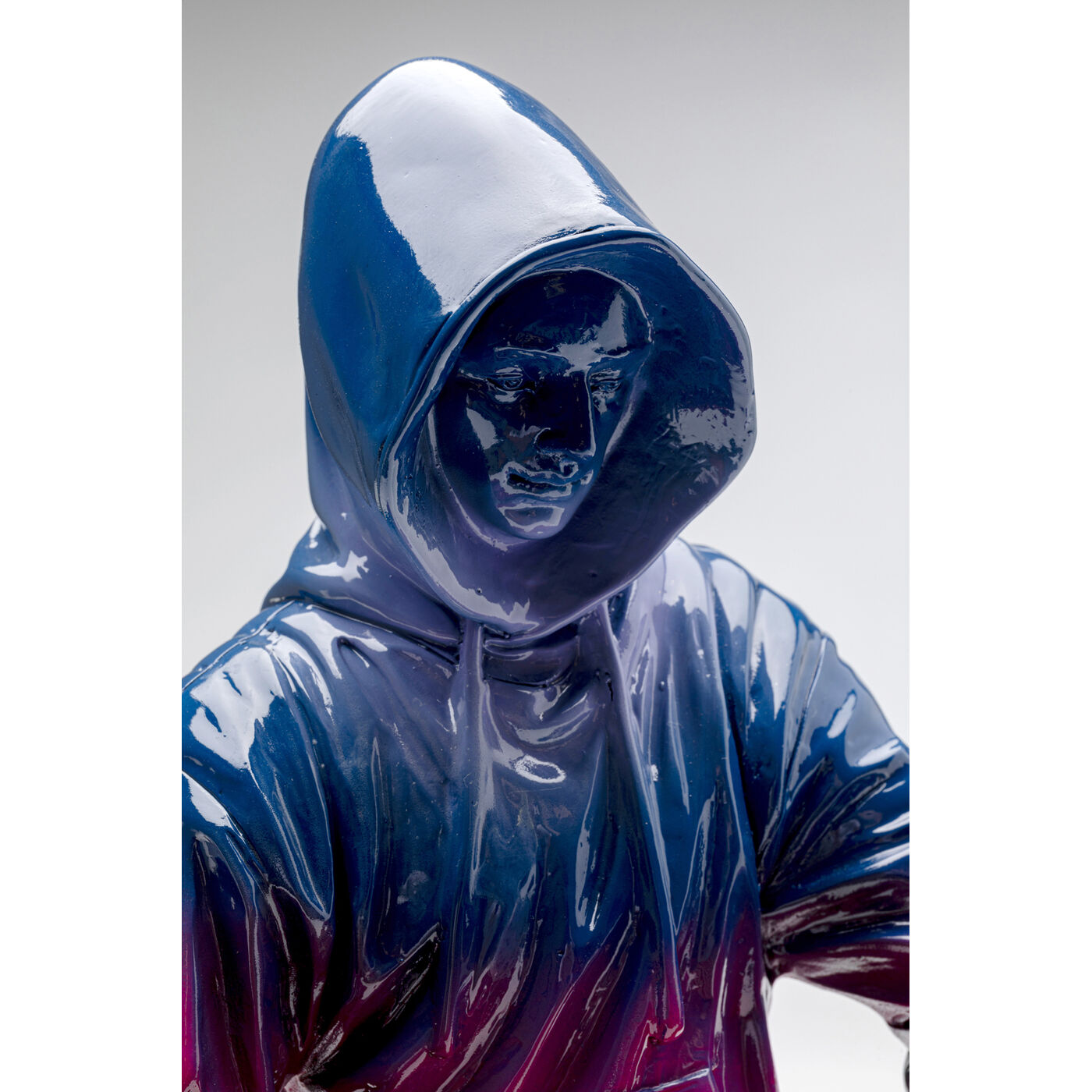 Фигура декоративная Street Art Boy Rainbow 36cm KARE 56927