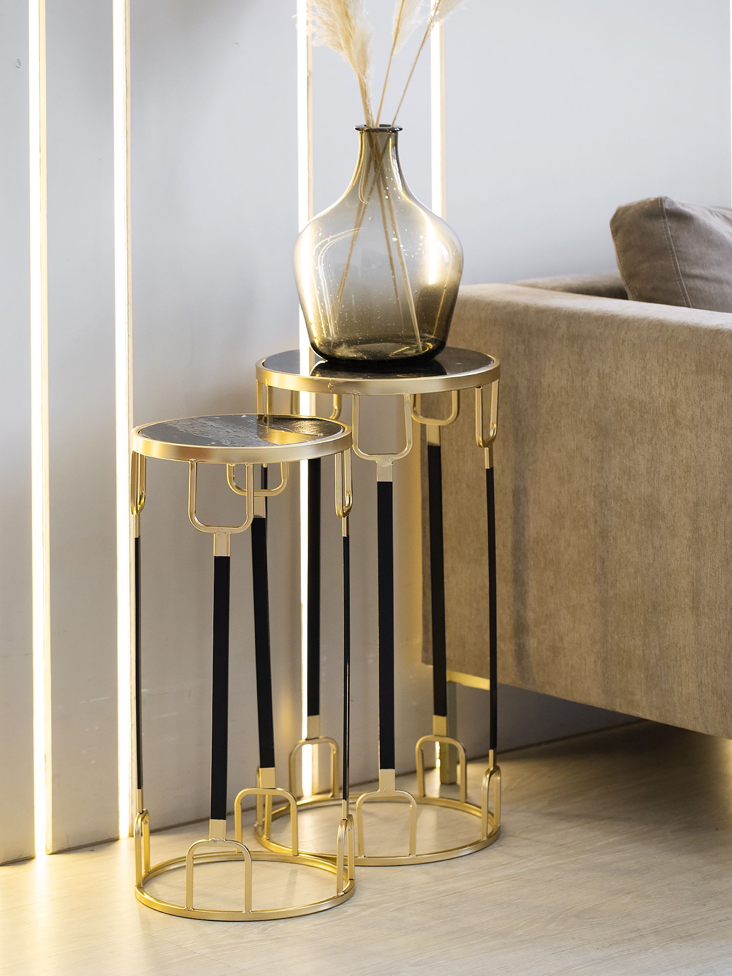 Столики интерьерные с черным мрамором, набор Glasar 54-139/138