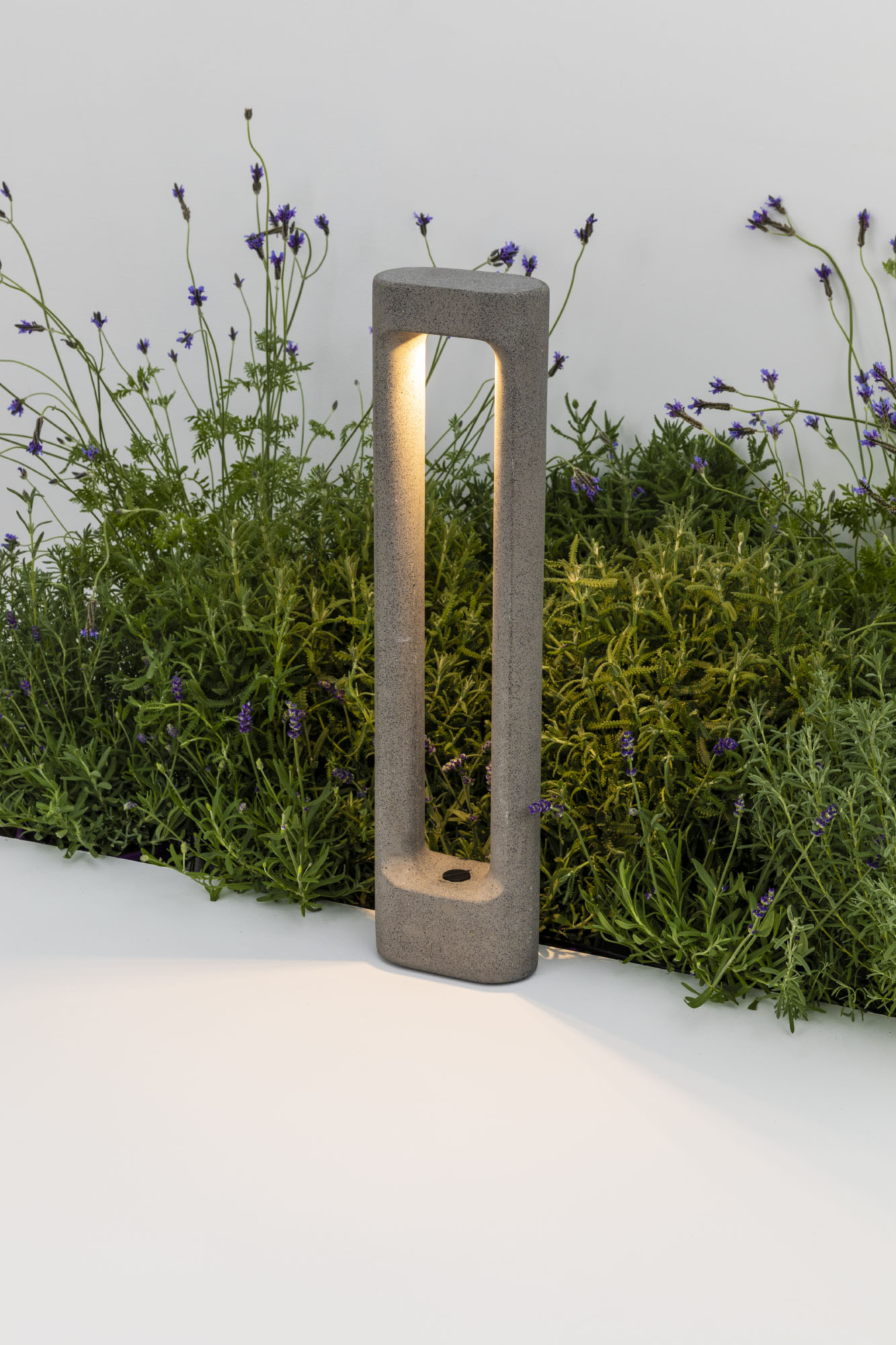 Проблесковый маячок Totem 611 серый 2700K Faro