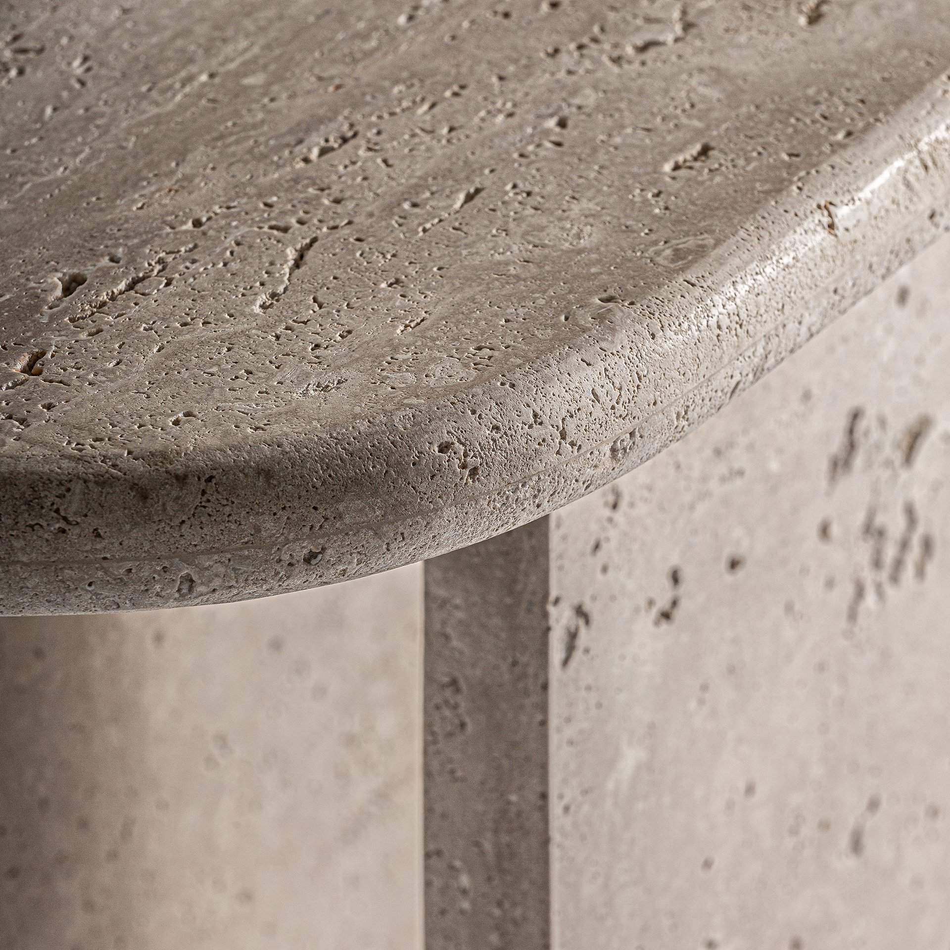 Консольный столик Clar из травертина Vical