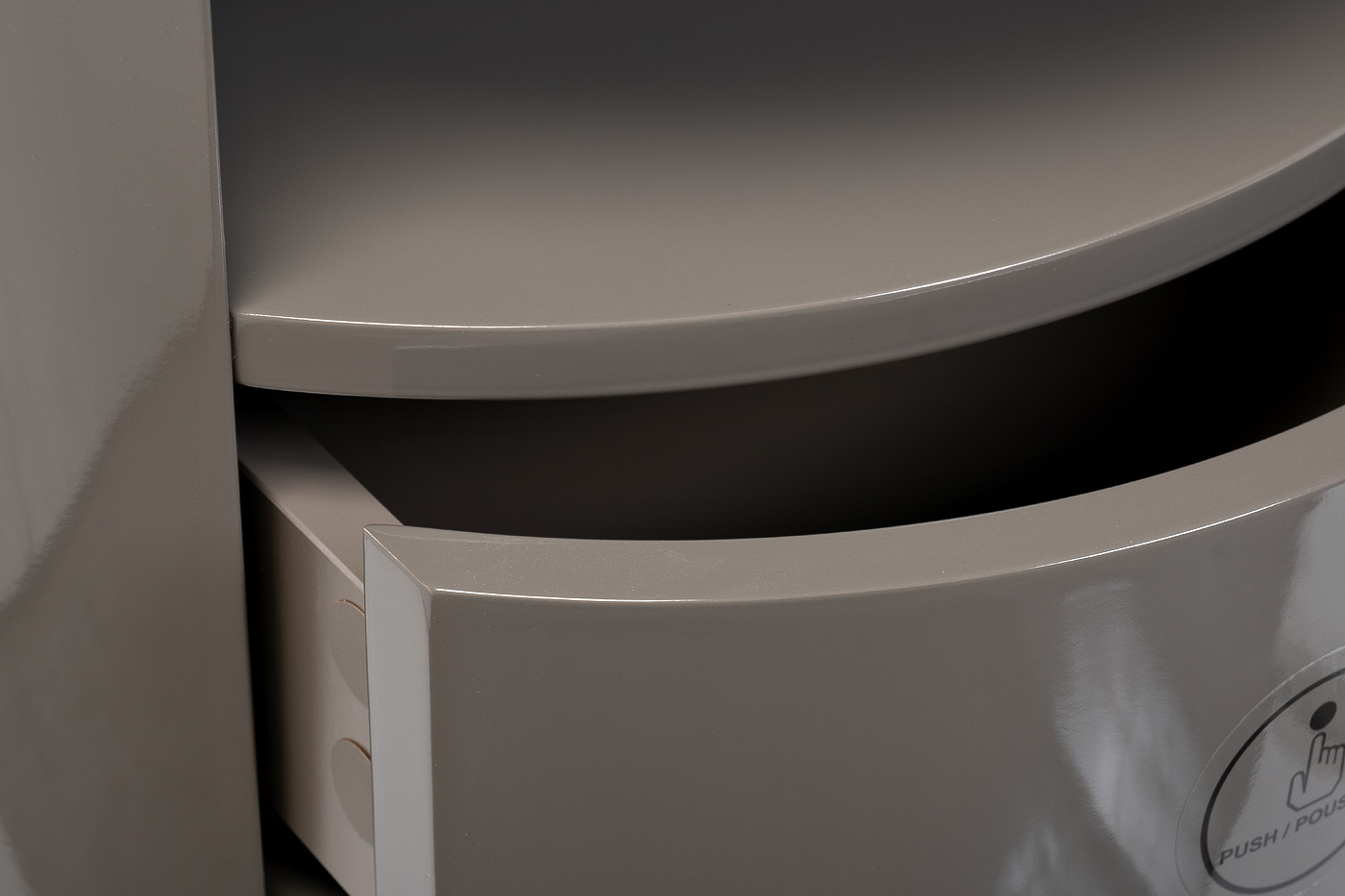 Тумбочка с ящиком светло-бежевая Garda Decor 40AD-00055