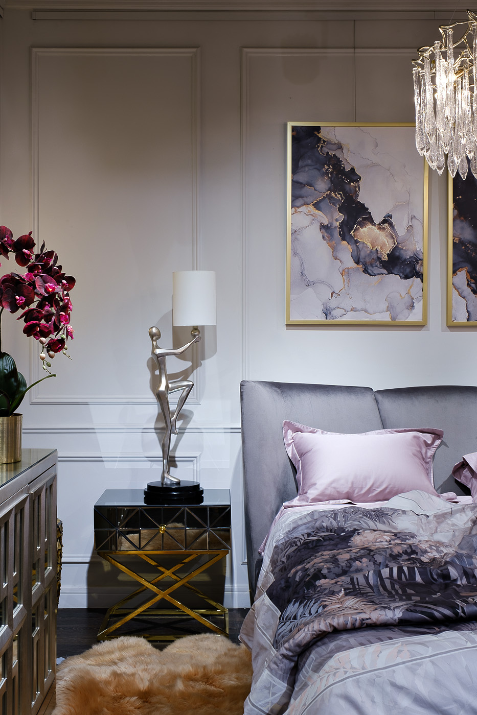 Лампа высокая "Весталка" (бежевый плафон) Garda Decor ART-4492-LM