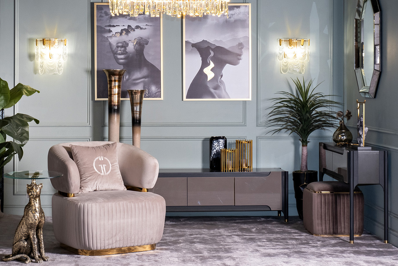 Ваза стеклянная бежевая на металлическом основании Garda Decor 71PN-3123