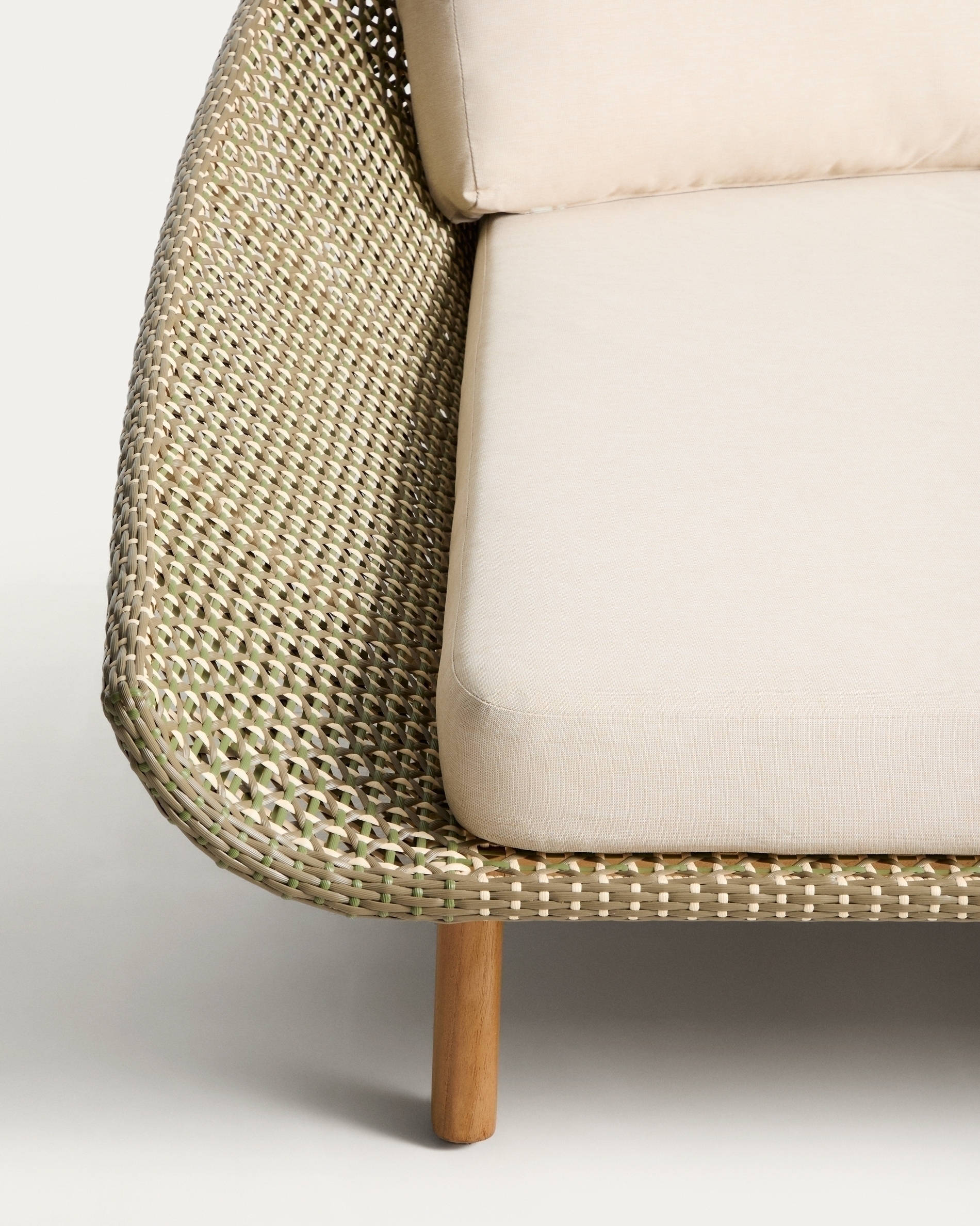 Уличная кровать Olbia из искусственного ротанга и массива тикового дерева La Forma 481573
