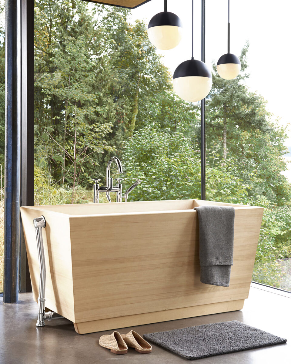 Чёрный подвесной светильник Уорд с белым плафоном Louvre Home LHLPN030224XNP